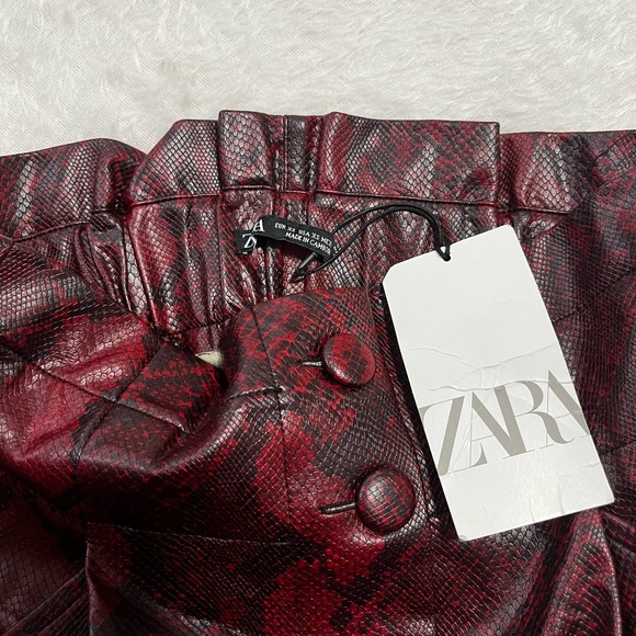 ZARA SNAKESKIN FAUX LEATHER MINI SKIRT NEW WITH TAG - Picture 2 of 4